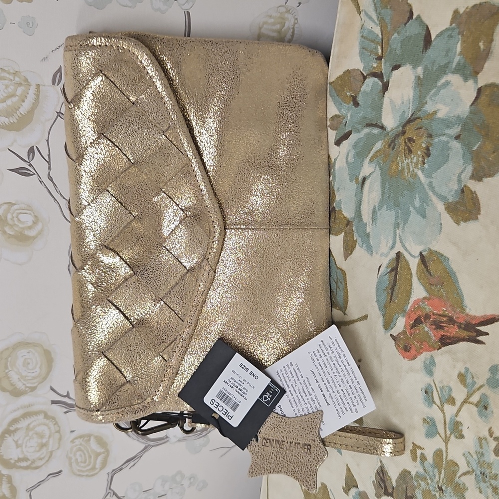 PUECES Gold Woven Clutch Bag/Wristlet